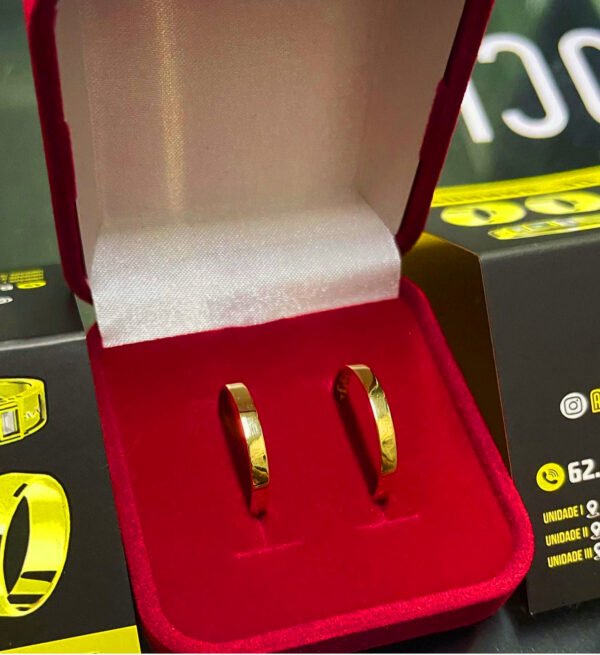 Par de alianças 2MM Tradicional Reta Lisa Ouro 18K