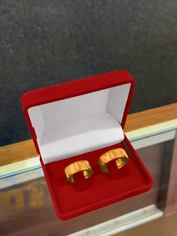 Par de alianças 8MM Modelo Reta c/ bordas Quinadas Ouro 18K