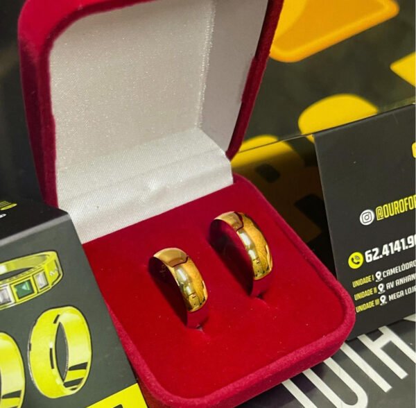 Par de alianças 6MM Modelo Tradicional Abaulada Ouro 18K