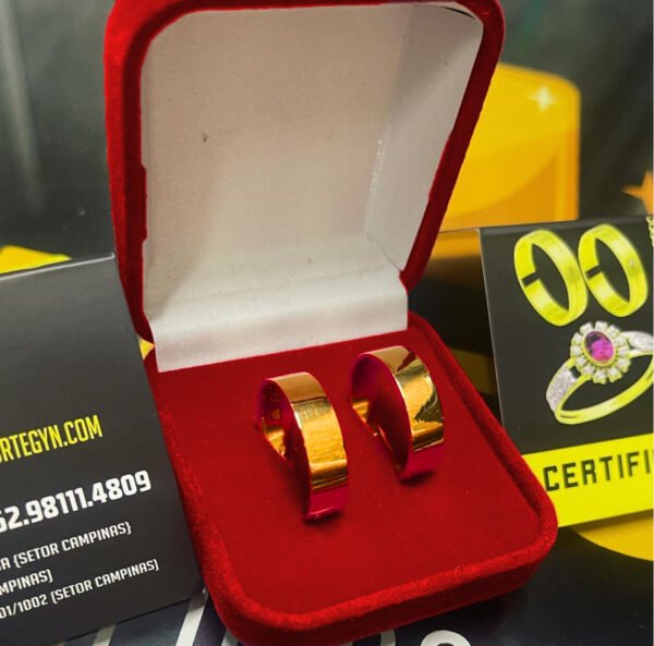 Par de alianças 6MM Modelo Reta lisa Ouro 18K