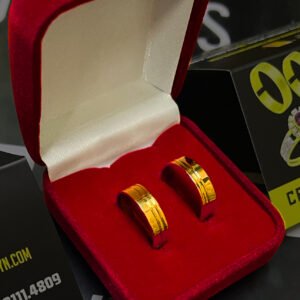 Par de alianças 5MM Modelo Reta c/ 2 Frisos lateral Ouro 18K
