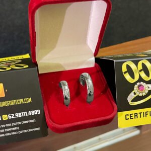 Par de alianças 5MM Modelo Abaulada cravação em coração c/diamantes Ouro 18K Branco