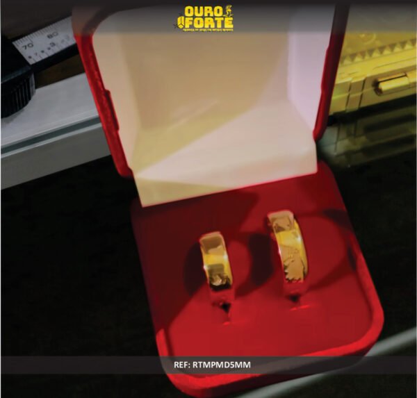 Par de alianças 5MM Modelo Reta mapa mundi externo Ouro 18K