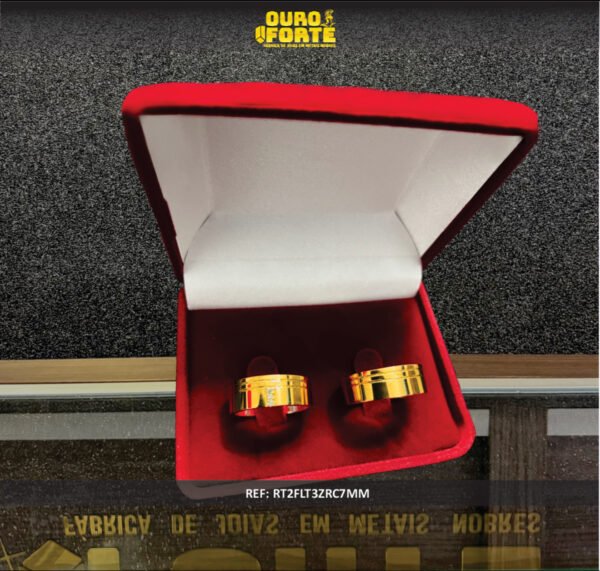 Par de alianças 7MM Modelo Reta c/ 2 frisos laterais e pedras na segunda aliança Ouro 18K