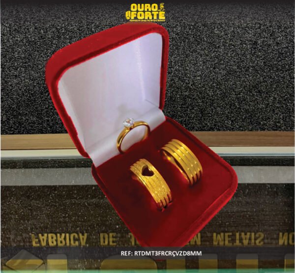 Par de alianças 8MM Modelo Reta toda Frisada Segunda Aliança Diamantada com coração vazado Ouro 18K