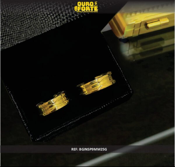 Par de alianças 9MM Modelo Reta Com Bordas Altas e Frisos centrais Ouro 18K