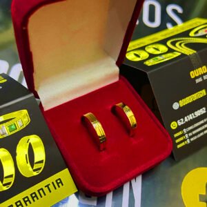 Par de alianças 4MM Reta c/ 2 Frisos lateral Ouro 18K