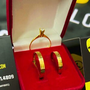 Par de alianças 4MM Reta c/ Friso em Cada lateral Ouro 18K